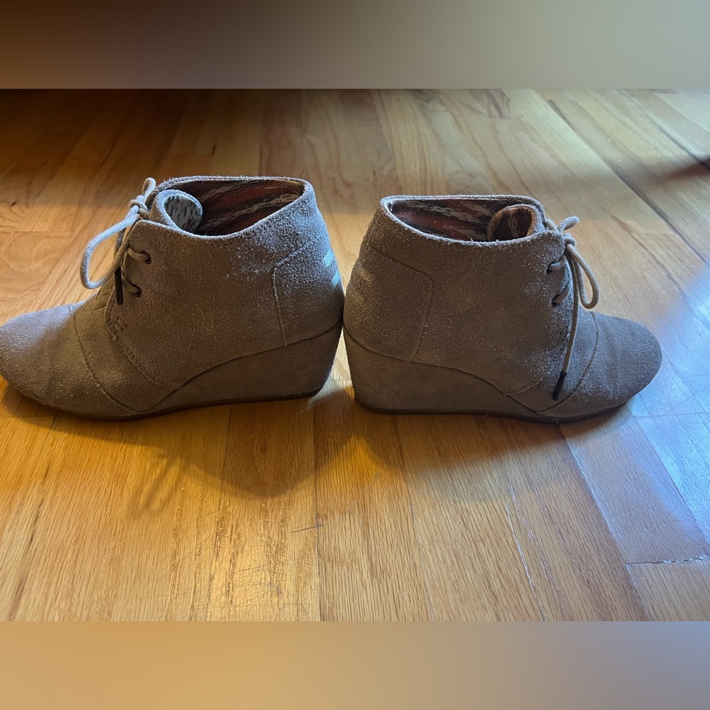 Tom’s desert wedge bootie, sand color